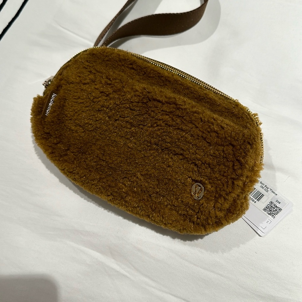 Lululemon everywhere belt bag shearling burnt caramel